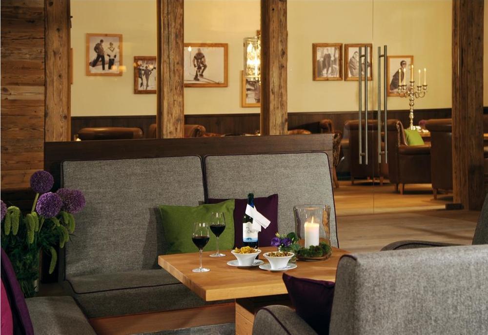 Hotel Fire & Ice Duesseldorf/Нойс Ресторант снимка