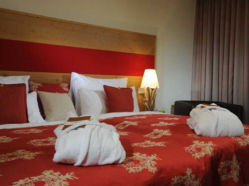 Hotel Fire & Ice Duesseldorf/Нойс Екстериор снимка