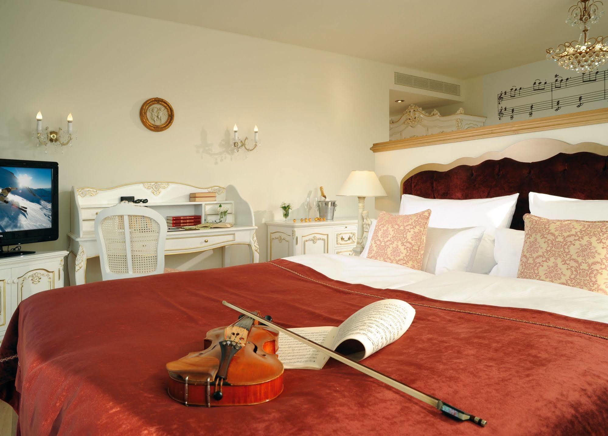 Hotel Fire & Ice Duesseldorf/Нойс Екстериор снимка